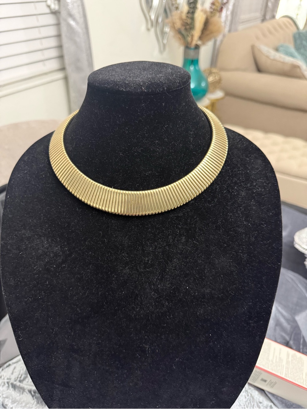 Textured Gold Ribbed Collar Necklace - Women Jewelry